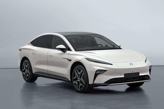 Φεϊφάν F7 Ηλεκτρικό Αυτοκίνητο Λούξυ Hatchback Sedan 666KM Διάστημα