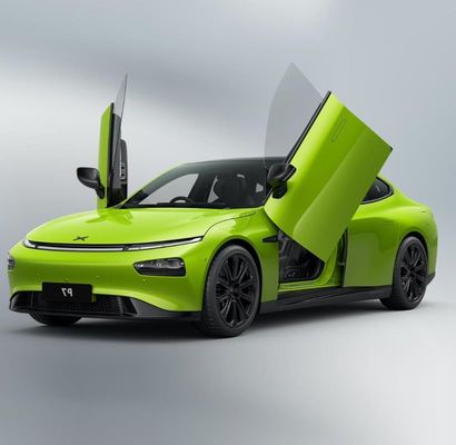 Xpeng P7 Κινέζικα αυτοκίνητα ηλεκτρικής ενέργειας Νέα Ενέργεια Sedan 4 πόρτες 5 θέσεις Drive