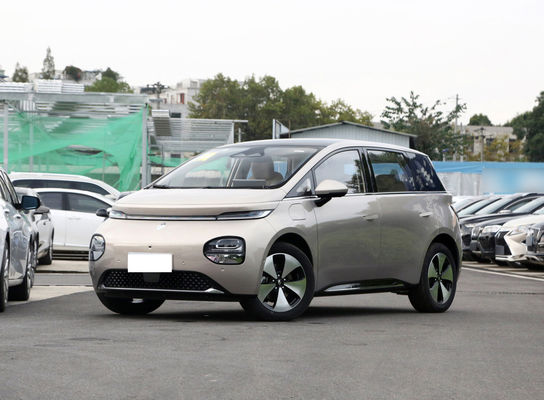 BaoJun Clouds Ev Ένα Hatchback Μικρό Ηλεκτρικό Σεντάν Με Ακτίνα 360-460KM