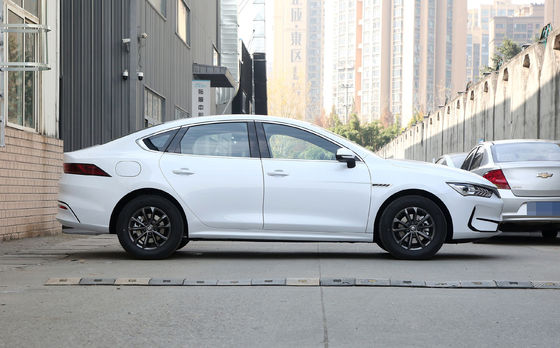 2024 BYD Qin Plus 55 χλμ/120 χλμ Honor μοντέλο Κίνα D-MI Plug σε υβριδικό αυτοκίνητο
