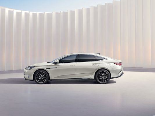 2025 BYD-SEAL 07 DM-i Intelligent Drive εξοπλισμένο με τεχνολογία BYD Dmi 5ης γενιάς.