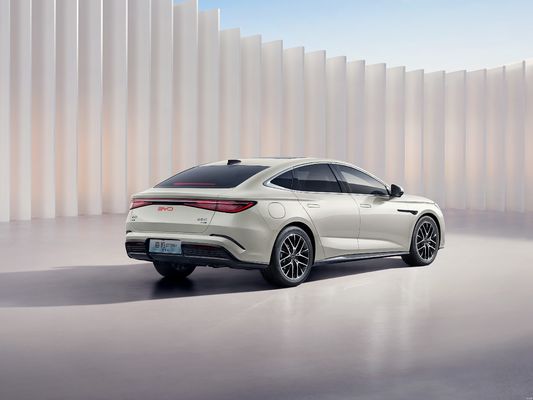 2025 BYD-SEAL 07 DM-i Intelligent Drive εξοπλισμένο με τεχνολογία BYD Dmi 5ης γενιάς.