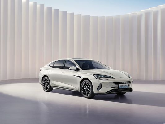 2025 BYD-SEAL 07 DM-i Intelligent Drive εξοπλισμένο με τεχνολογία BYD Dmi 5ης γενιάς.