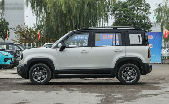 Το Baojun Yueye Plus είναι ένα κινεζικό ηλεκτρικό όχημα με χαρακτηριστικό τετραγωνικό σχεδιασμό, που προσφέρει μια αυτονομία CLTC 401 χλμ.προσφέροντας εξαιρετική αξία για το χρήμα